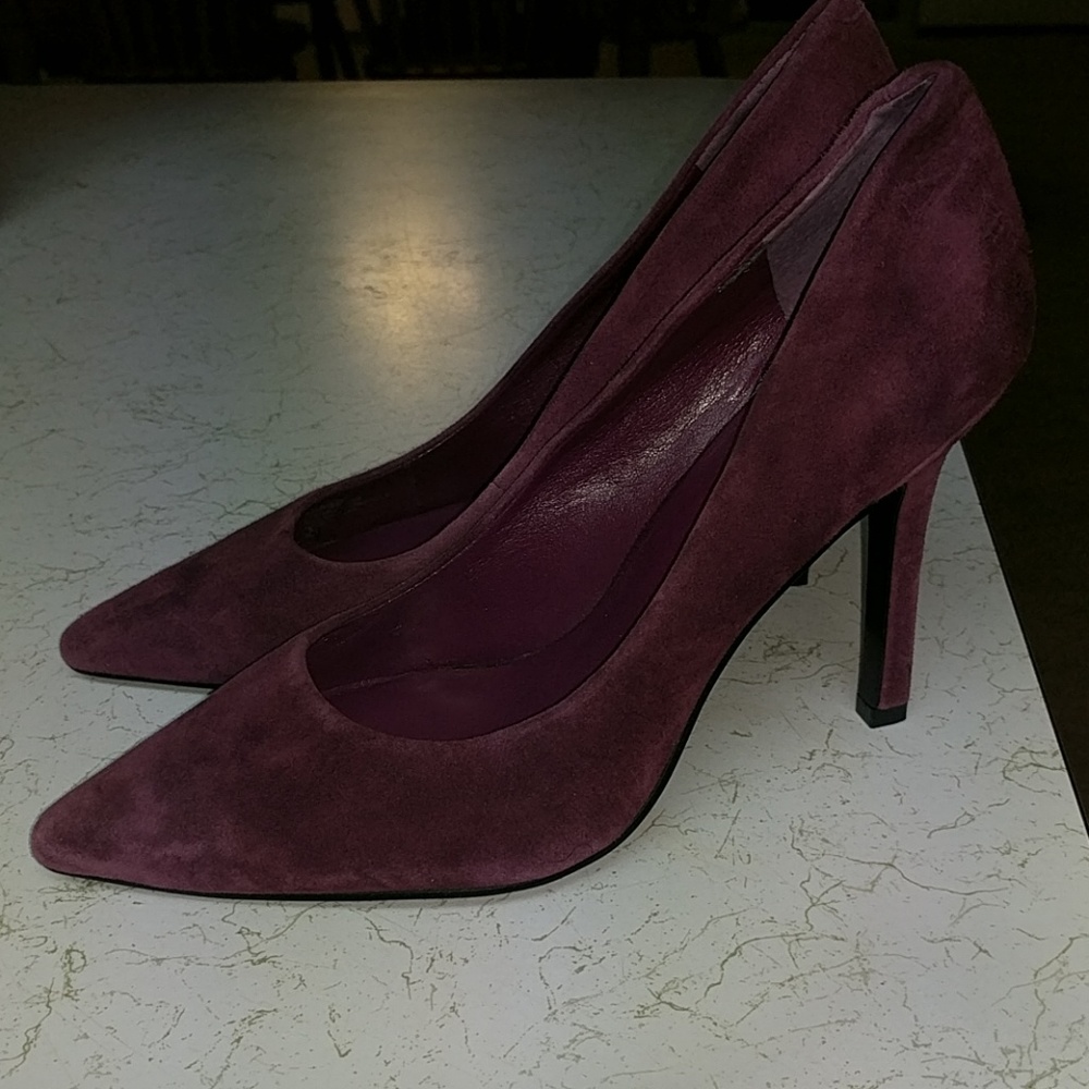 BCBG pumps